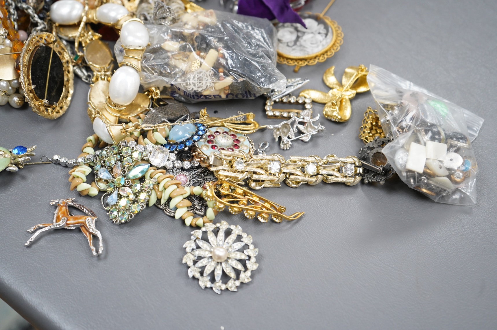 A large quantity of assorted costume jewellery.